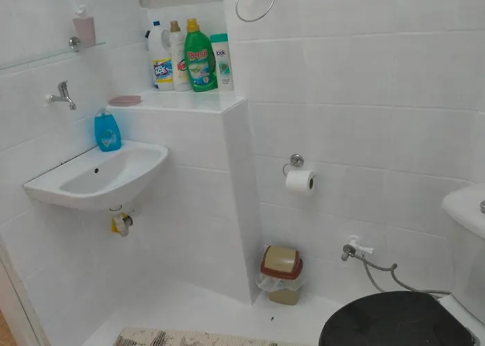 2 Bedrooms Area Located 1floor