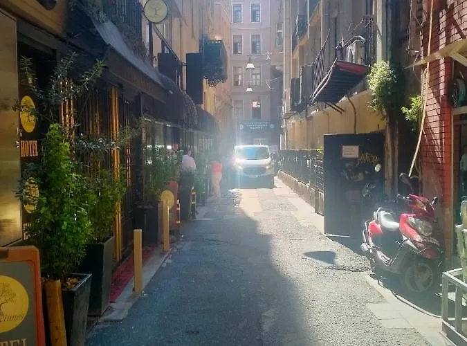 2 Bedrooms Area Located 1floor Apartament *