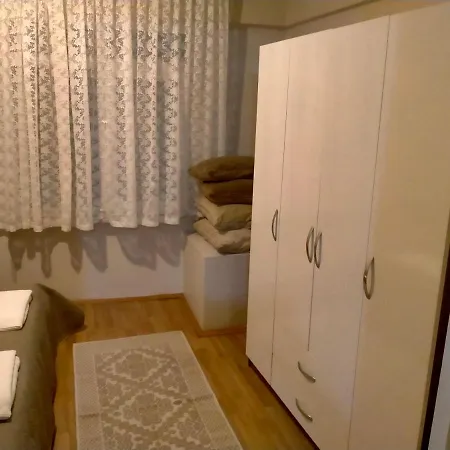 2 Bedrooms Area Located 1floor Apartament Stambuł